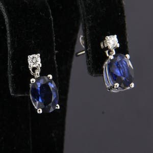 18K Goud - witgouden oorhangers bezet met saffier en briljant geslepen diamat kopen? Bied vanaf 280!