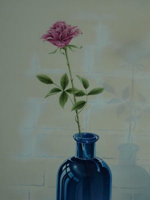 Niet of onleesbaar gesigneerd - Airbrush / tekening , “Roos in Fles” – gesigneerd & ingelijst - 1994 kopen? Bied vanaf 1!