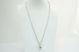 56 - Sierlijk 1e gehalte koord / slangen collier - met massieve letterhanger (P) kopen? Bied vanaf 65!