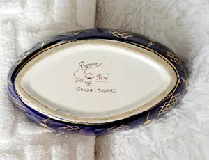 Kunstaardewerkfabriek Regina - Plateel Schaaltje gemerkt door Regina - René WB Gouda Holland, 1938 kopen? Bied vanaf 30!