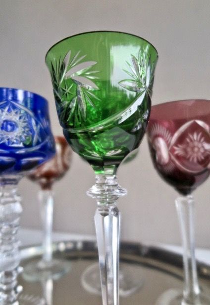 Niet of onleesbaar gesigneerd - 5 Boheemse gekleurde Stam Kelken - Geslepen loodkristal - 1920/30 kopen? Bied vanaf 1!