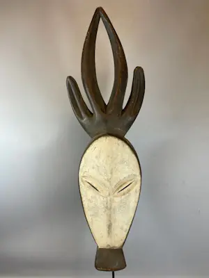 Kwele - 220926 - Traditional African Kwese mask - Congo. kopen? Bied vanaf 45!