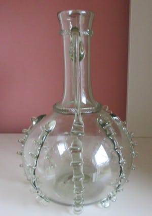 Niet of onleesbaar gesigneerd - Replica van 18e eeuwse Antieke glazen Bruidskaraf kopen? Bied vanaf 10!