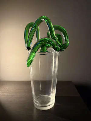 AcheterBorek Sipek - Boris Šípek – Design glasobject / vaas met groen sculpturaal element? Enchérissez de 75!