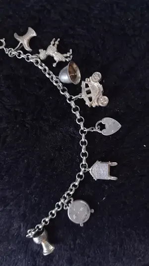 Zilver - Bedelarmband 8 bedels kopen? Bied vanaf 50!