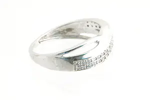 69 - Chique witgouden 14Krt dames ring met ca 0.15 crt briljant geslepen diamant kopen? Bied vanaf 150!