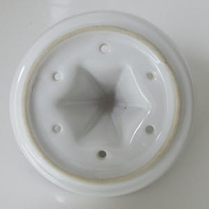 Niet of onleesbaar gesigneerd - Pastel Lichtblauwe Platelen Citruspers kopen? Bied vanaf 10!