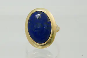 31-  Klassiek model 14krt gouden ring met grote lapis lazuli edelsteen kopen? Bied vanaf 240!