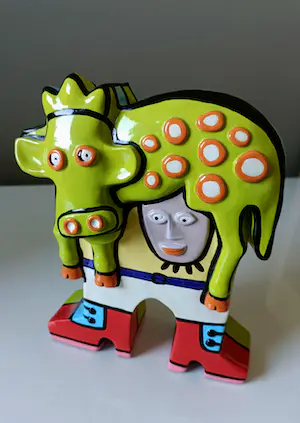 Niet of onleesbaar gesigneerd - Kleurrijk object van kunsthars / koe en kat, ZGAN ! kopen? Bied vanaf 1!