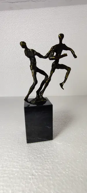 Niet of onleesbaar gesigneerd - Abstract bronzen sculptuur kopen? Bied vanaf 1!