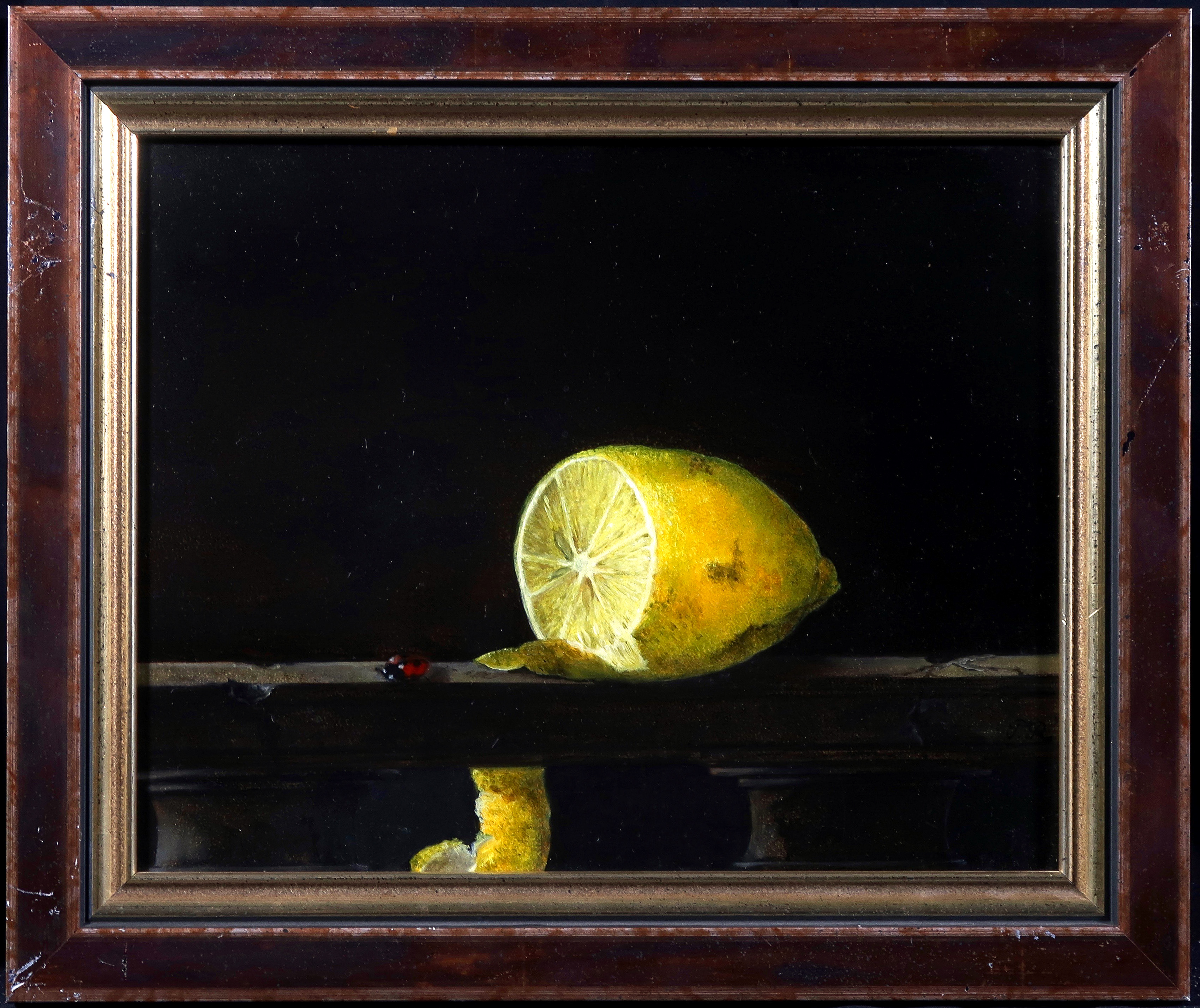 Niet of onleesbaar gesigneerd - Olieverf op board, Citroen met lieveheersbeestje - Ingelijst verkocht voor € 1!
