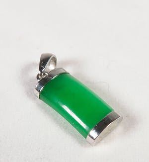 14K Goud - Armband, ring en hanger van witgoud met groene stenen kopen? Bied vanaf 150!