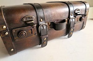 Curiosa - Vijf retro Koffertjes - Hout, Leer, Skai Messing beslag - PRIJS VERLAAGD kopen? Bied vanaf 89!