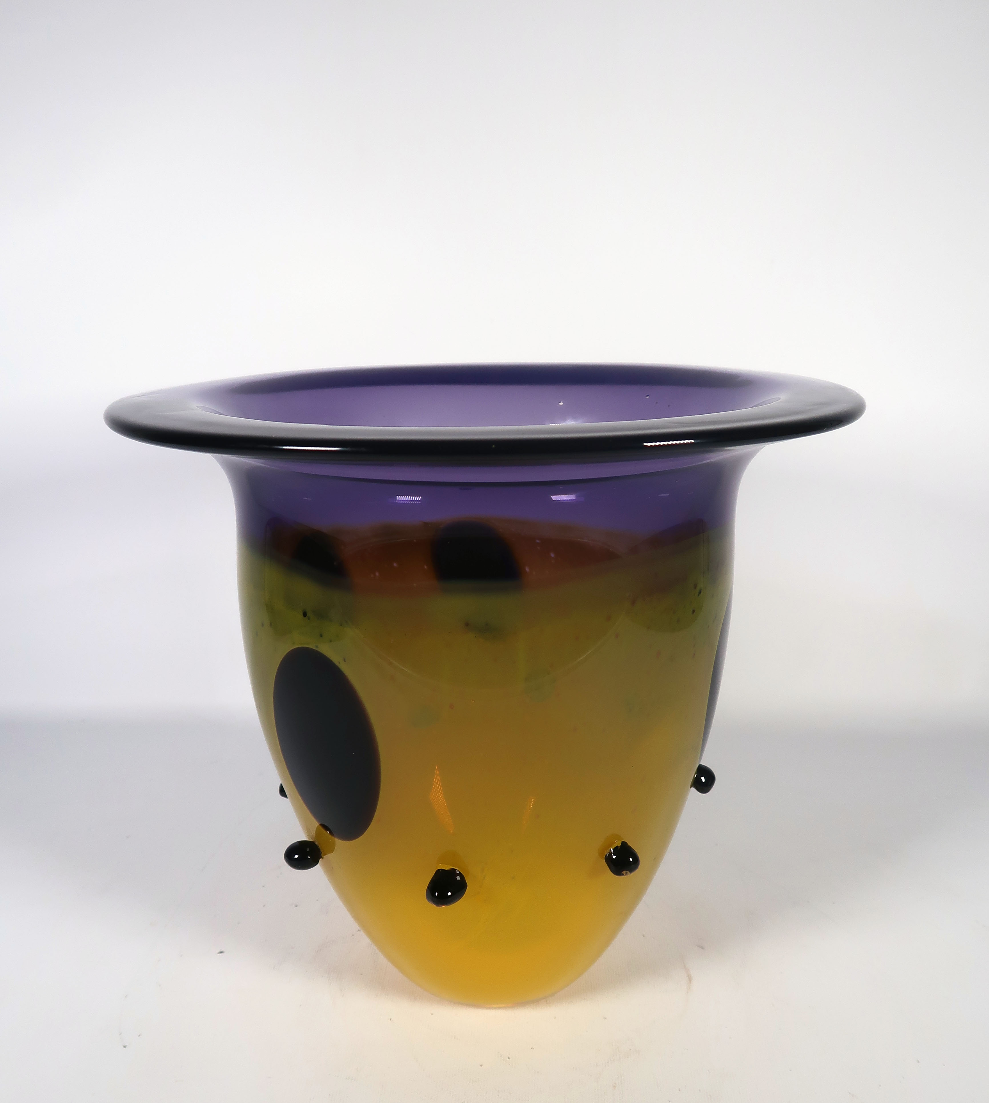 Niet of onleesbaar gesigneerd - Glas, Paars met gele vaas kopen? Bied vanaf 1!