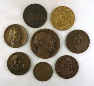 Pieter de Monchy - Termote, Hekman, Luns en anderen, Lot van 8 bronzen penningen verkocht voor € 100!