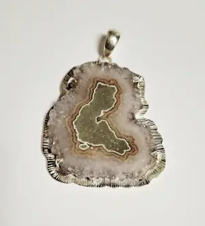 Nieuwe grote hanger met Amethist edelsteen aan twee zijden gepolijst kopen? Bied vanaf 85!