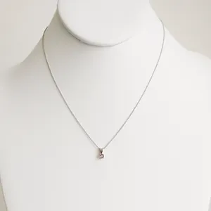 0.27ct Sapphire Pendant with chain kopen? Bied vanaf 140!