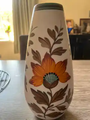Plateelbakkerij Flora - Mooie bloemenvaas vendu pour 50€ !