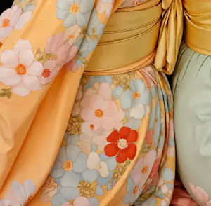 Mr Strange - Geisha's, vrede en liefde kopen? Bied vanaf 80!