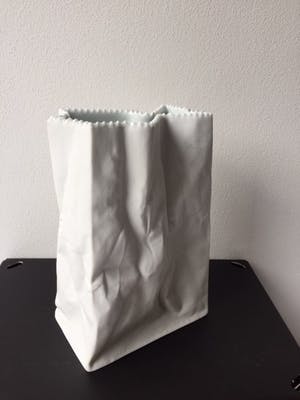 Tapio Wirkkala - Papieren Zak Vaas biscuit (mat) porselein voor Rosenthal 1977 h 19 cm kopen? Bied vanaf 69!
