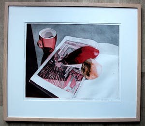 Marcel Schellekens - ingelijste ets: aubergine, appel en boek - 1997 - (keurig ingelijst!) kopen? Bied vanaf 125!