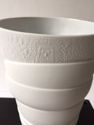 Pieke Bergmans - Reunion vaas biscuit (mat) porselein h 21,5 cm voor Rosenthal kopen? Bied vanaf 159!