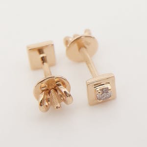 Pink Diamond Stud Earrings kopen? Bied vanaf 130!