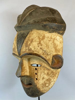 Galoa - 211126 - Tribal used African Galoa mask - Gabon. kopen? Bied vanaf 45!