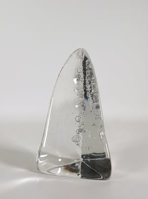 Ireneusz Kizinski - Glazen object met ingesloten luchtbelletjes kopen? Bied vanaf 150!