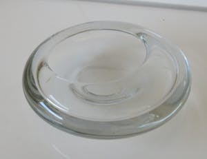 Per Lutken - Blank glazen asbak uit de Akva serie - Holmegaard kopen? Bied vanaf 22!