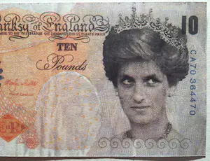 Banksy - Di-Faced tenner kopen? Bied vanaf 200!