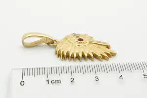69 - Mooi gedetailleerde gouden 18krt Indiaan en profil hanger  - gekeurd kopen? Bied vanaf 230!