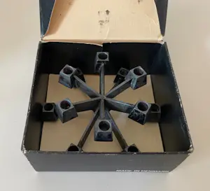 Jens Quistgaard - Brutalistische gietijzeren kandelaar uitgevoerd voor Paro kopen? Bied vanaf 1!