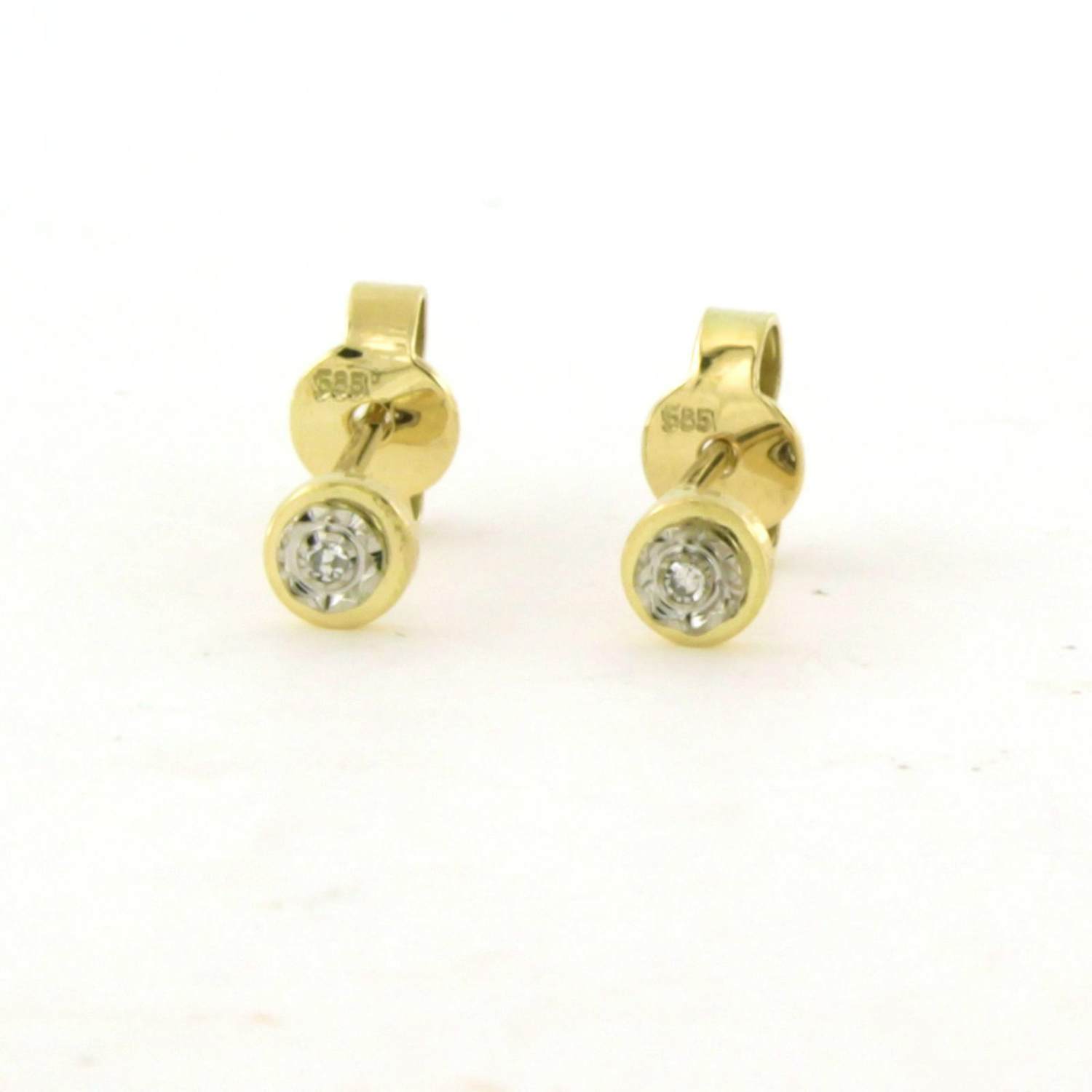 14k gouden solitair oorknoppen met single cut geslepen diamant tot. 0.01ct verkocht voor € 100!