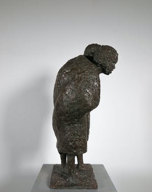 Adri Blok - Twee omwikkelde bronzen figuren kopen? Bied vanaf 500!