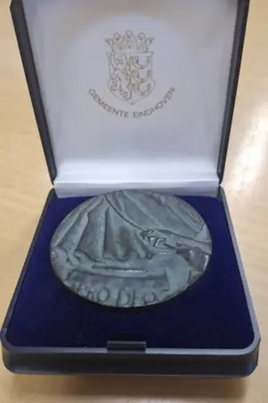 AcheterJos Reniers - Volunteer Medal ‘Pro Deo’ – Jos Reniers | Municipality of Eindhoven 2000? Enchérissez de 85!