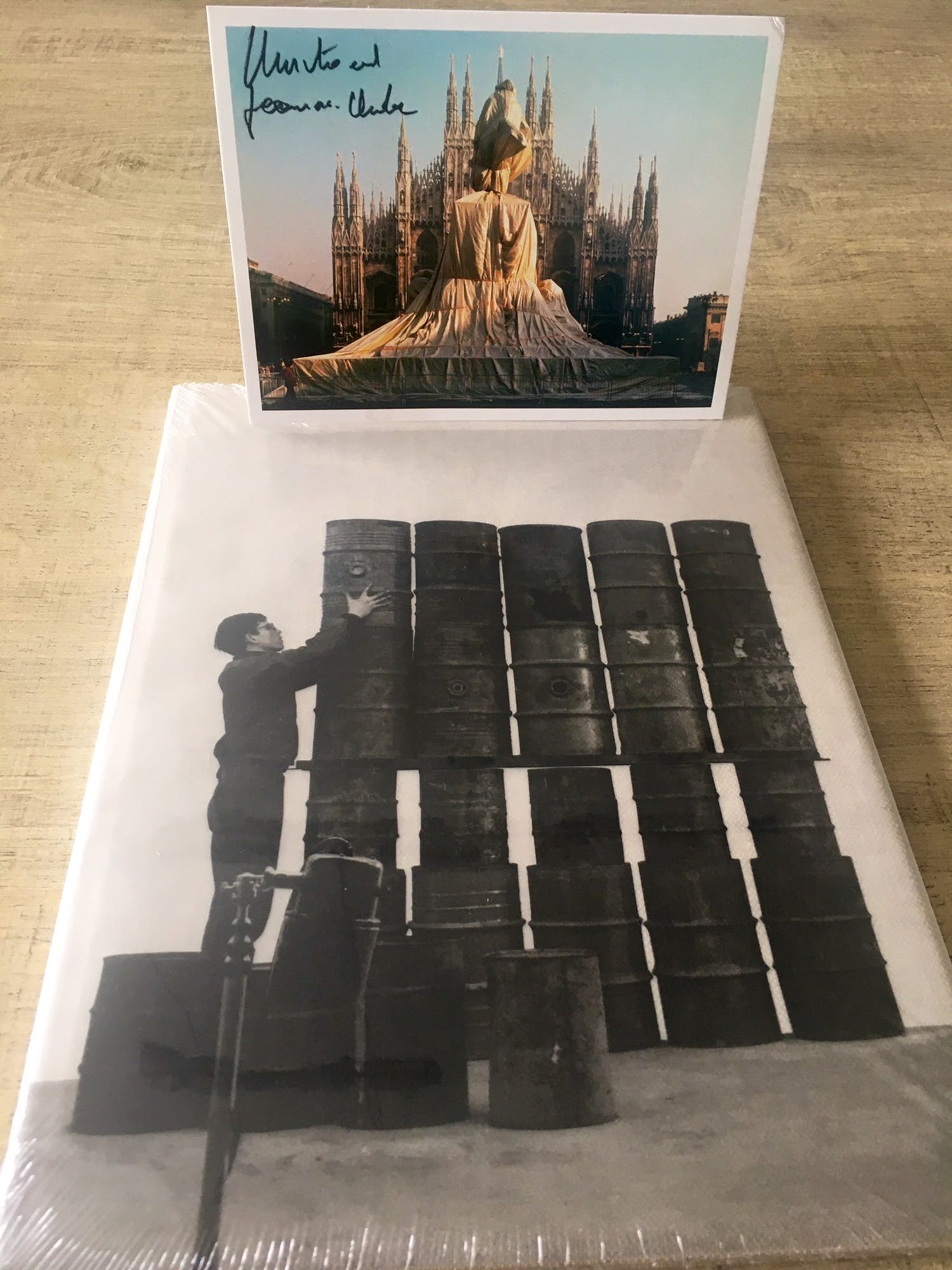 Christo - WRAPPED MILAN MONUMENT + BOEK PARIS SCULPTURES NIEUW IN PLASTIC verkocht voor € 90!