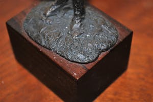 Carel Kneulman - het Lieverdje - brons - hoogte 16.5 cm - incl. kunstboek kopen? Bied vanaf 275!