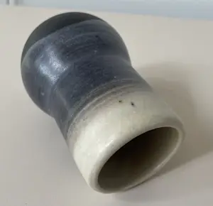 Mobach Keramiek - Schoorsteenvaasje ontwerp Joke Stroes kopen? Bied vanaf 28!