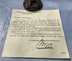 Eric Claus - 10 jarig bestaan bankgebouw op Frederiksplein kopen? Bied vanaf 49!