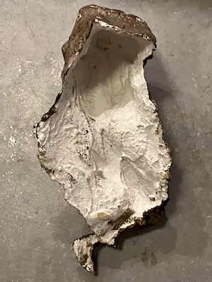 Brons (Onbekend) - Vrouw op rotsen kopen? Bied vanaf 109!