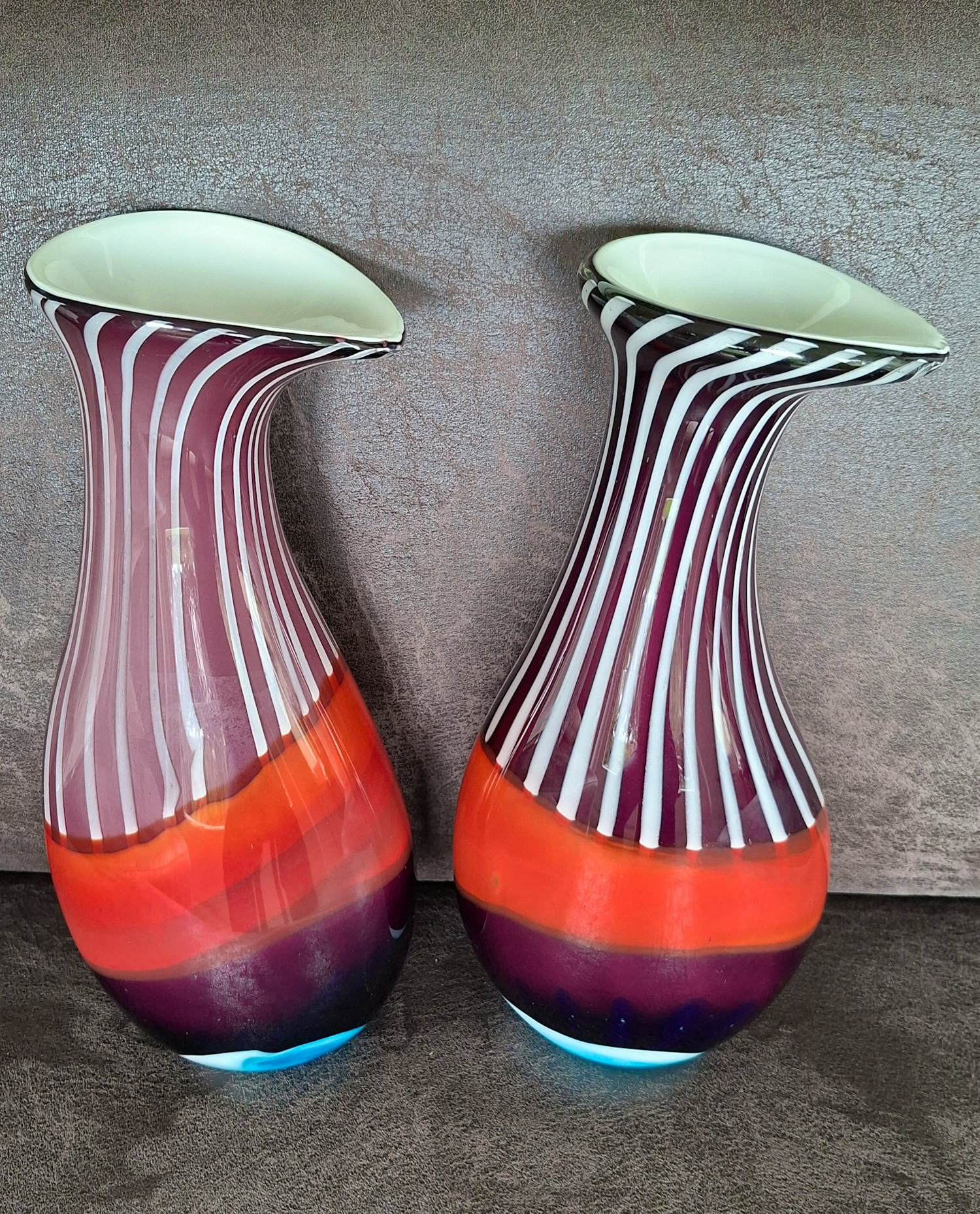 Buy 1295 Murano - Set van 2 vazen, onbeschadigd? Bid from 150!