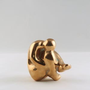 Wim Jonker - Brons, Ineengedoken figuur kopen? Bied vanaf 70!