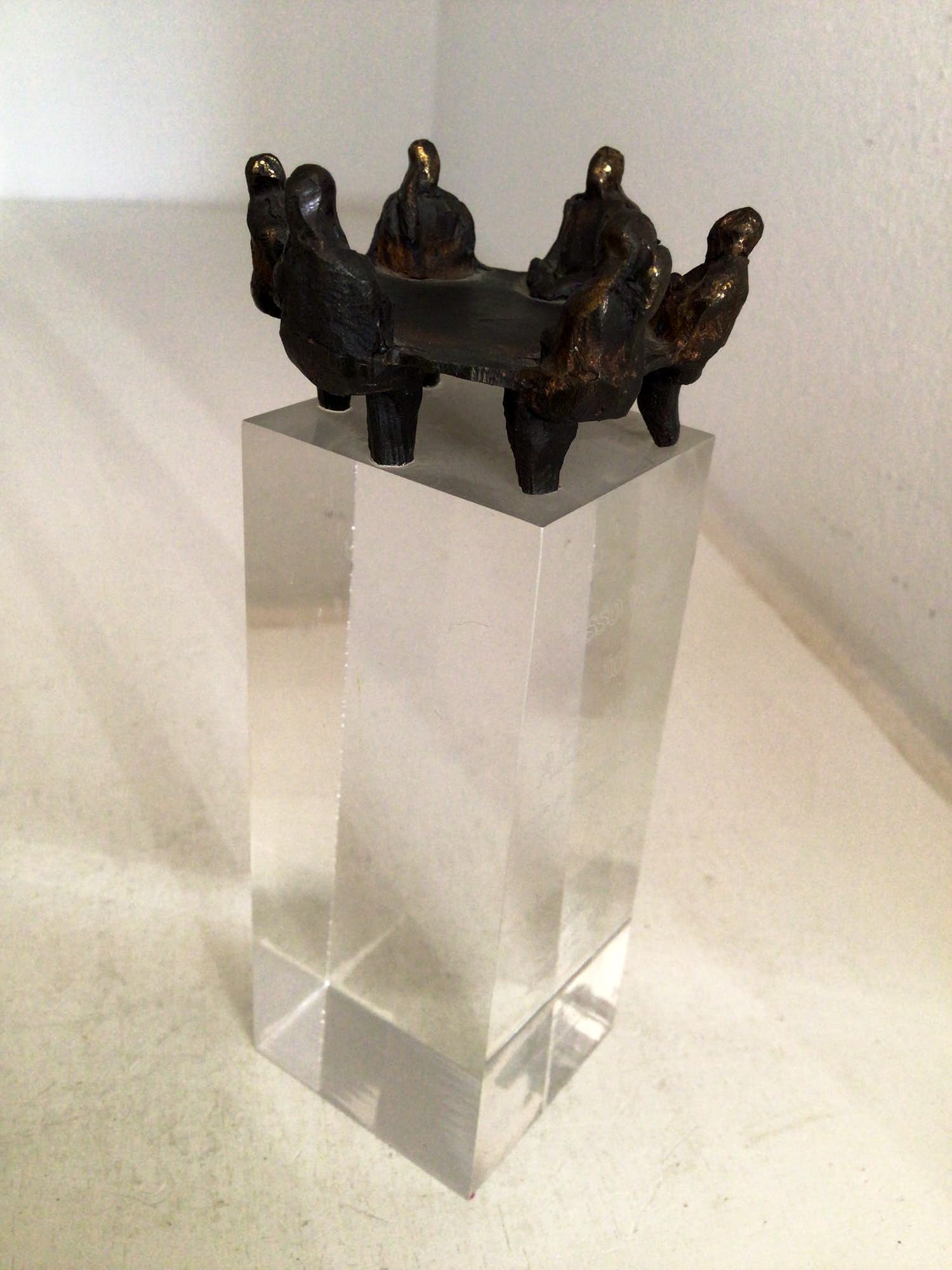 Corry Ammerlaan - Sculptuur “ In Overleg “ kopen? Bied vanaf 1!