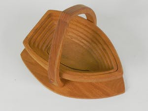 Niet of onleesbaar gesigneerd - Teakhouten openklapbaar schaaltje kopen? Bied vanaf 1!