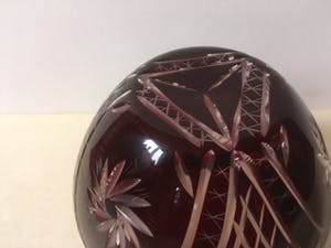 Niet of onleesbaar gesigneerd - Art Deco Robijnrode hand geslepen vaas kopen? Bied vanaf 1!