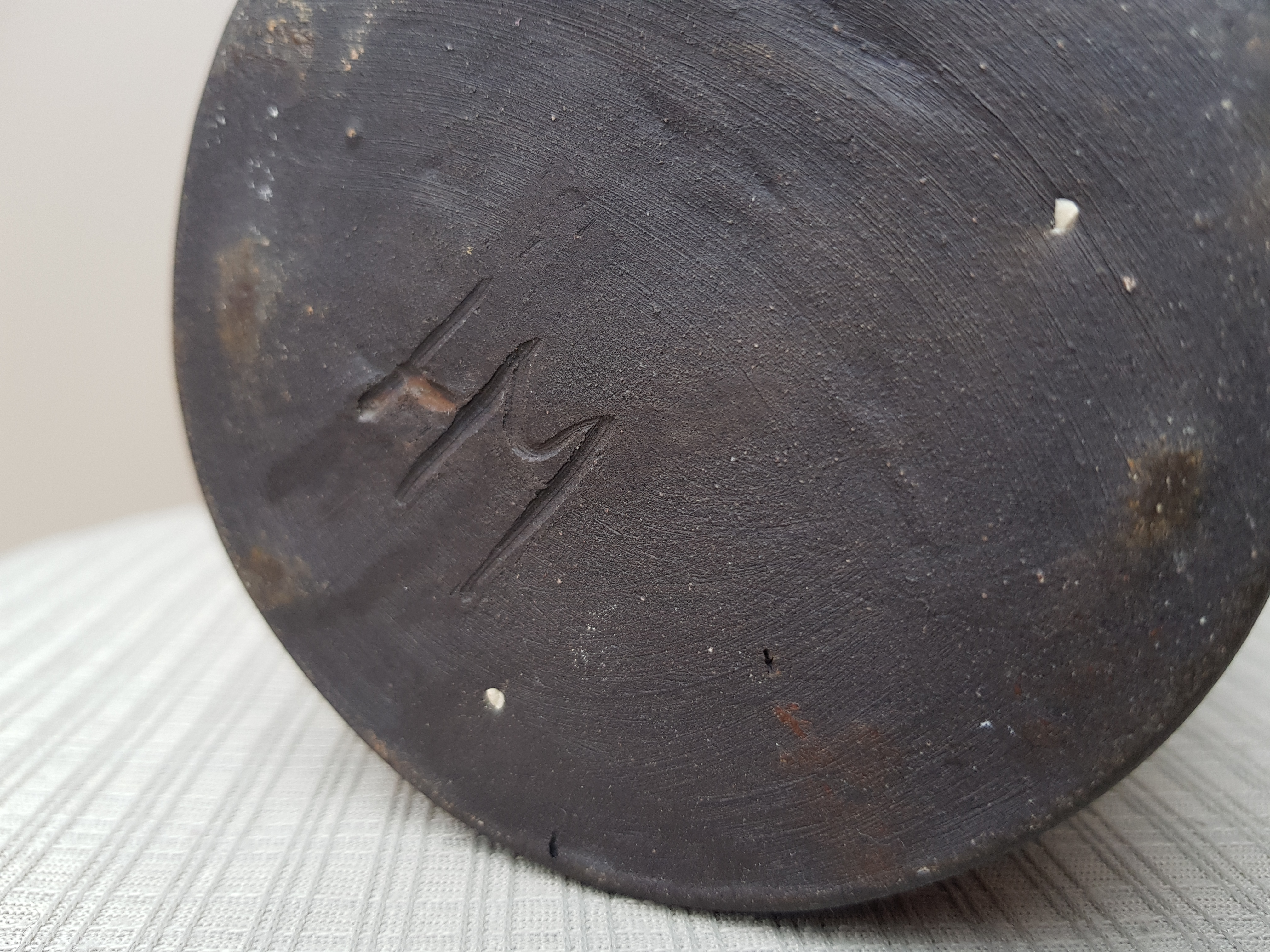 Hannie Mein - Vaasje met twee oren - gesigneerd H.M kopen? Bied vanaf 15!