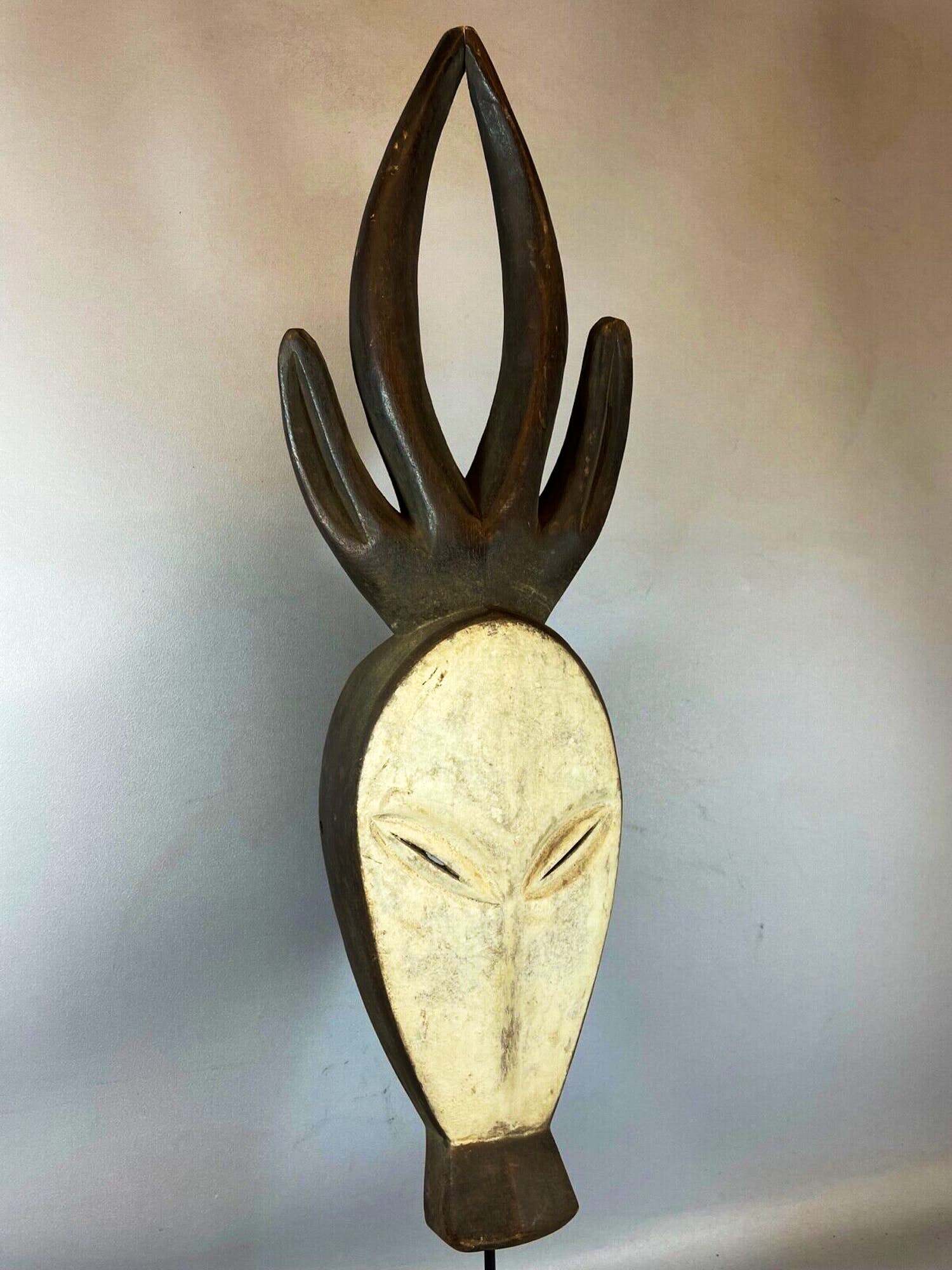 Kwele - 220926 - Traditional African Kwese mask - Congo. verkocht voor € 45!