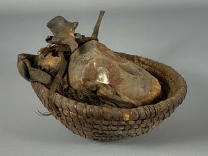 Dogon - 180352 - Tribal used Africa Bulu basket with head - Cameroon. kopen? Bied vanaf 1!