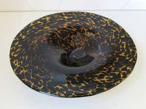 Niet of onleesbaar gesigneerd - Zeer grote art deco kunstglazen schaal in schilpad motief verkocht voor € 10!